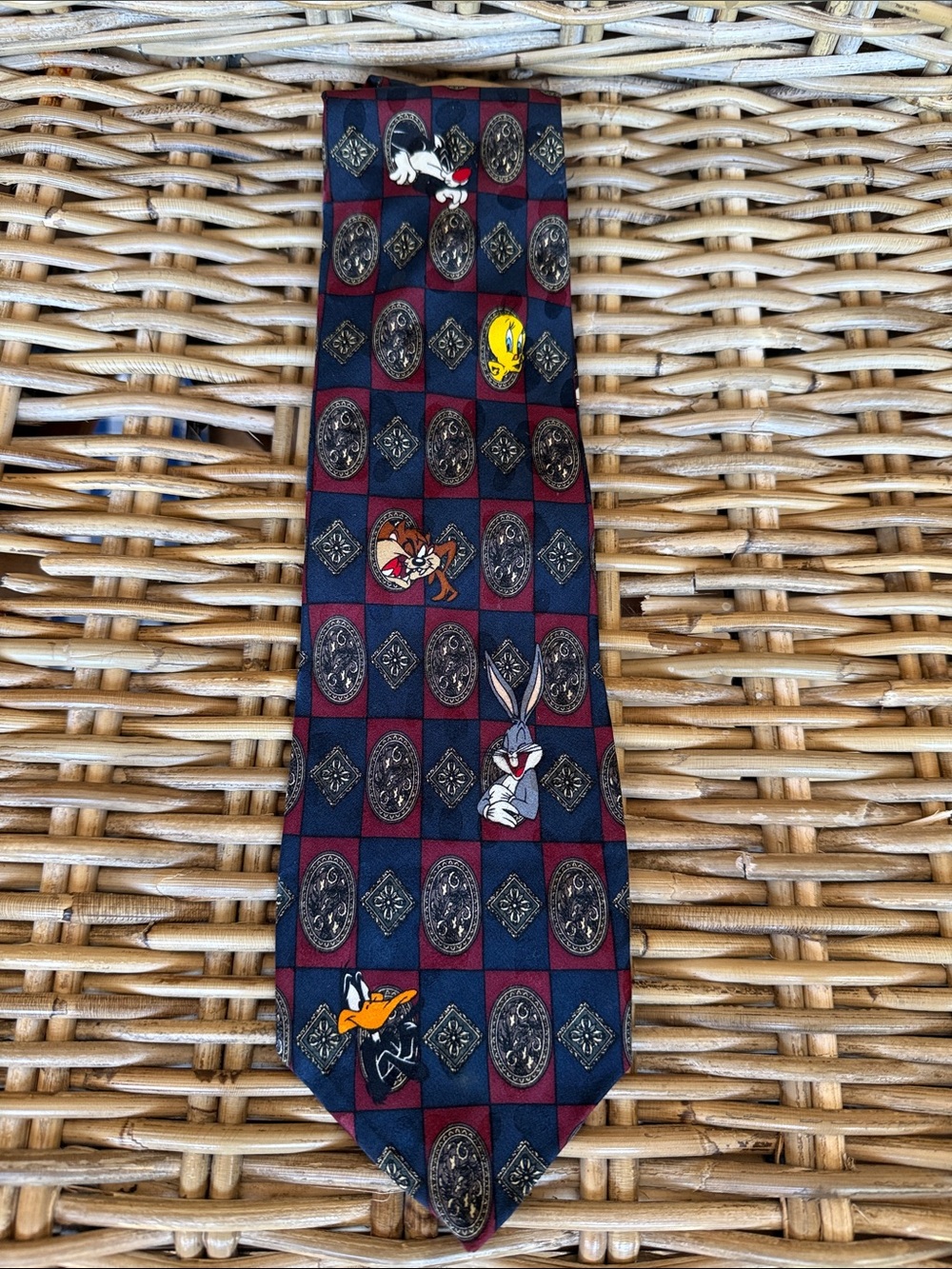 Men’s 1995 100% silk Looney Toons novelty cartoon necktie